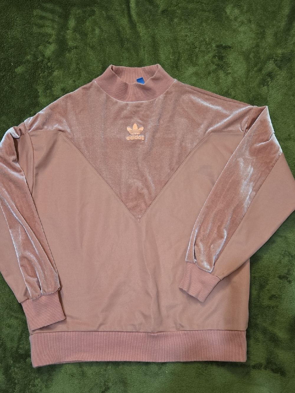 adidas Velvet-Panel Crewneck Sweatshirt - Mauve Xs
